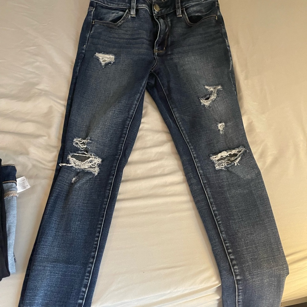 Distressed skinny Jean